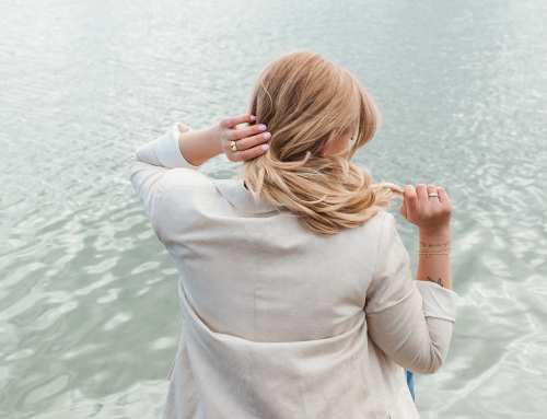 7 Ursachen für Haarausfall und wie man sie behandelt